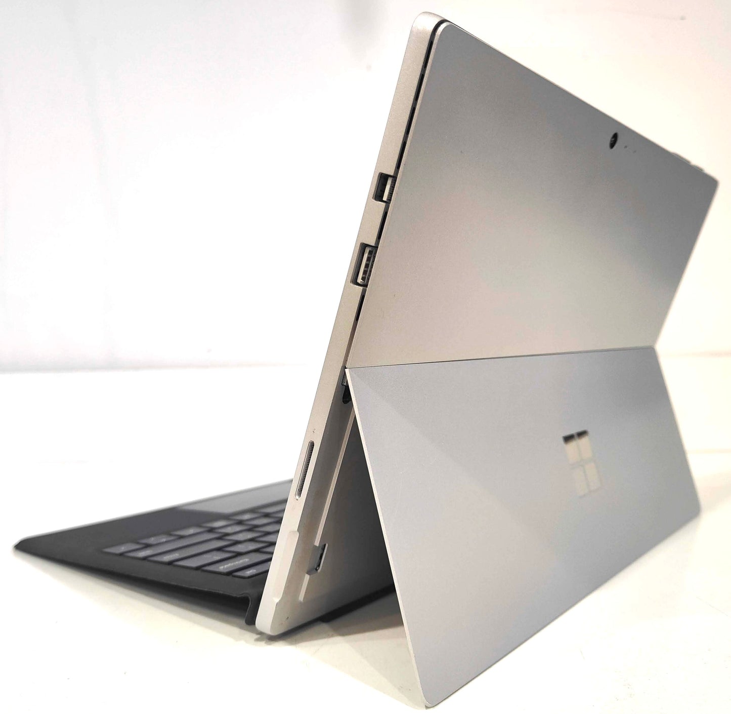 Microsoft Surface Pro 5 i5-7300U / 4 GB / 120 GB SSD / 2K / Win 11