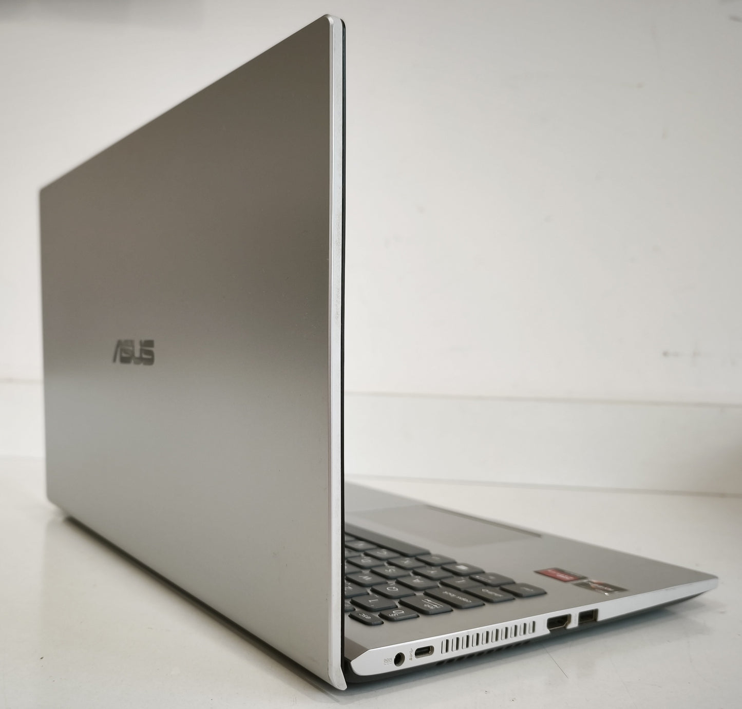 ASUS VivoBook X509DAP Ryzen 3 3250U / 8 GB / 256 GB SSD / HD / Win 11
