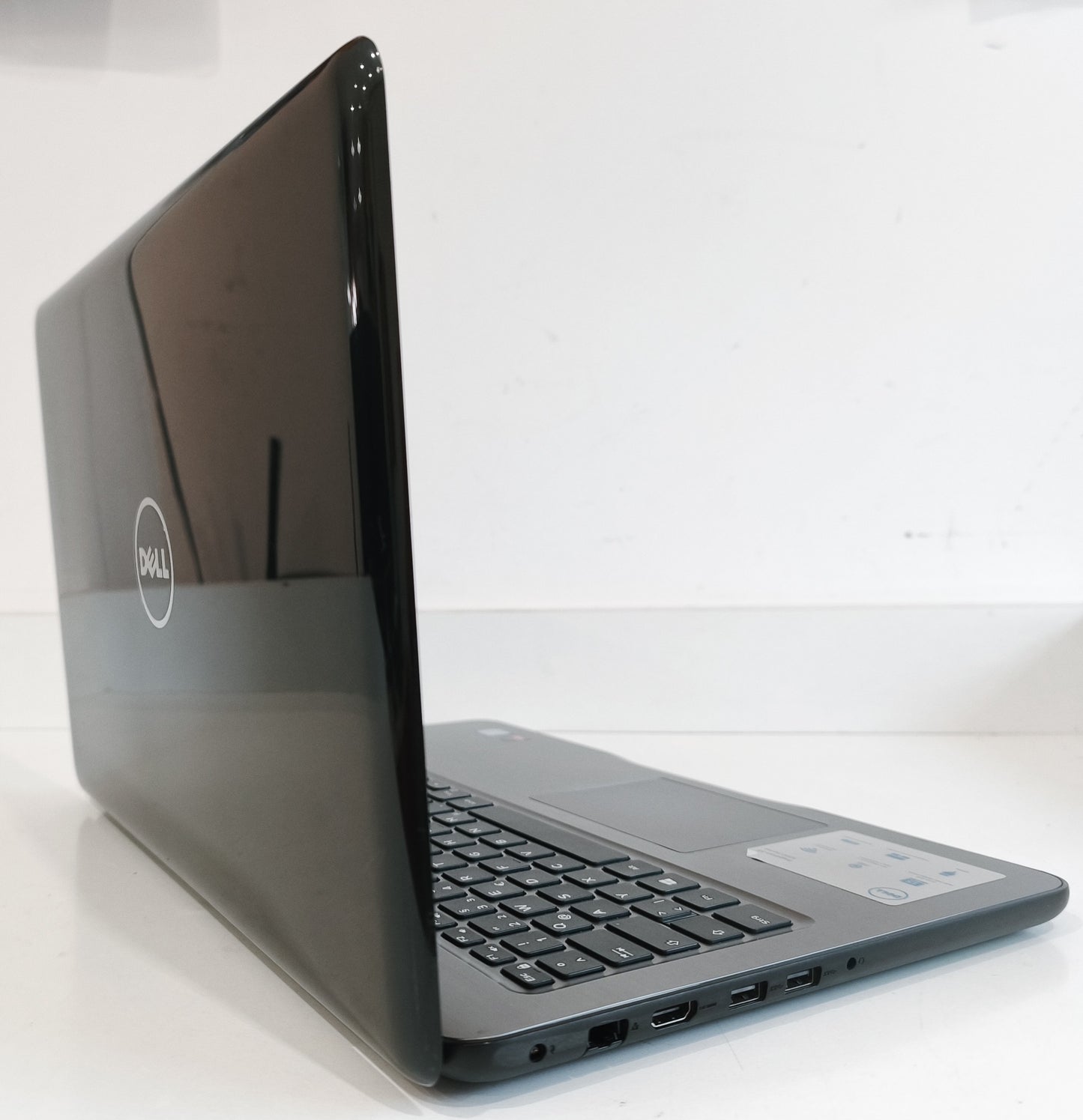 DELL Inspiron 5567 i7-7500U / 16 GB / 256 GB SSD / FHD / R7 / Win 11