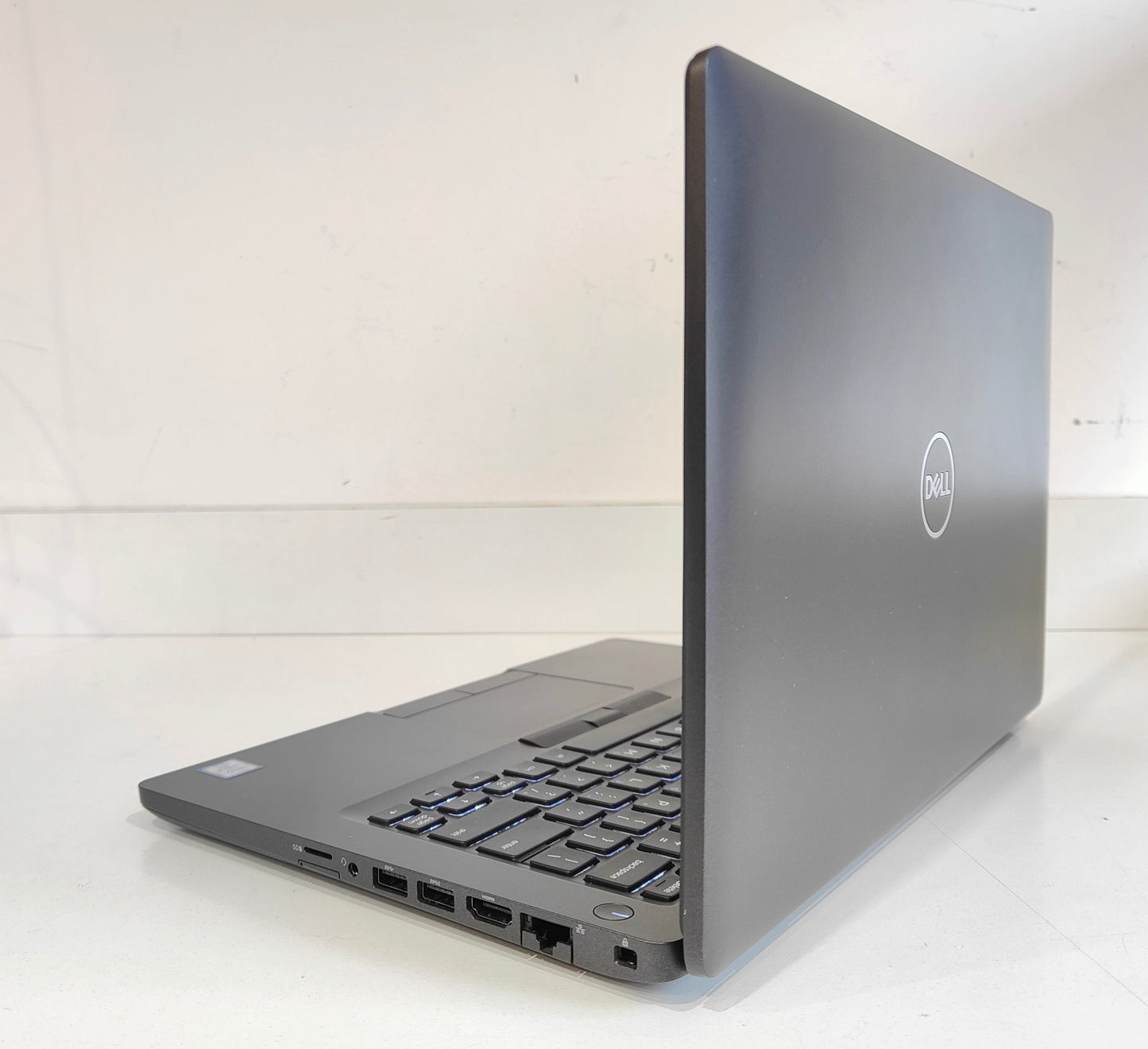 DELL Latitude 5400 i7-8650U / 8 GB / 256 GB SSD / FHD / Win 11
