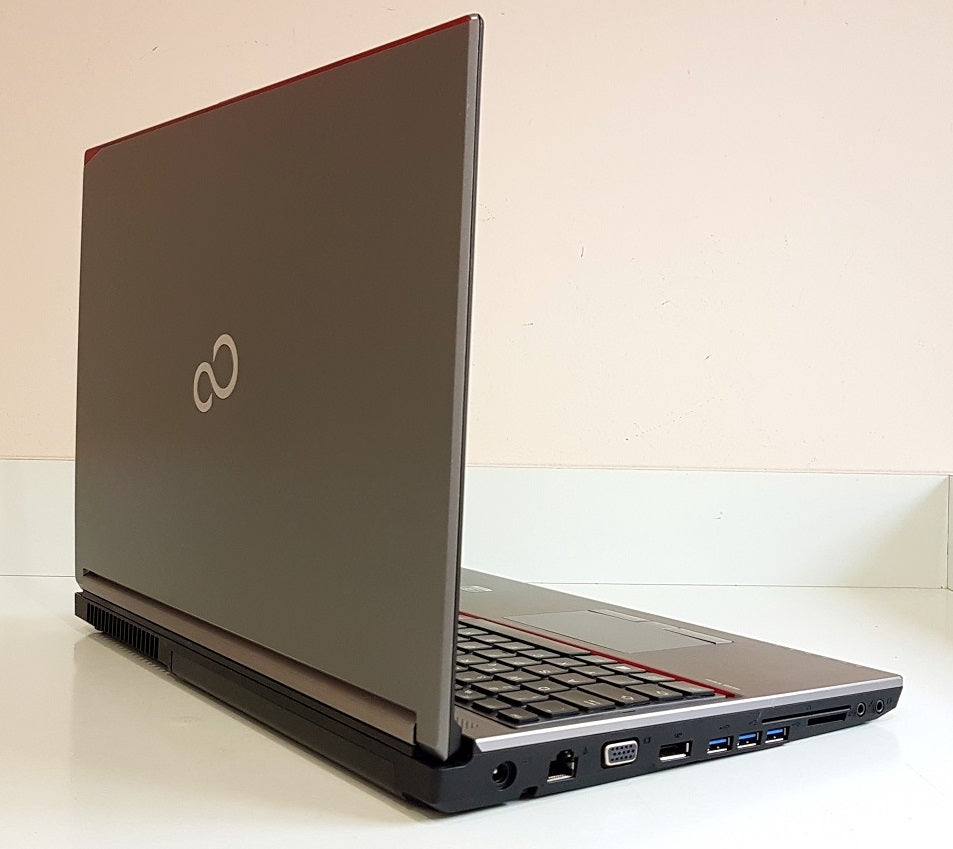 Fujitsu Lifebook E756 i5-6300U / 8 GB / 256 GB SSD / HD / Win 11