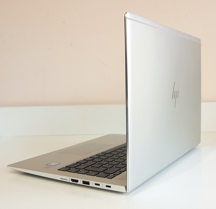 HP EliteBook Folio 1040 G4 i5-7300U / 8 GB / 256 GB SSD / FHD / Win 11