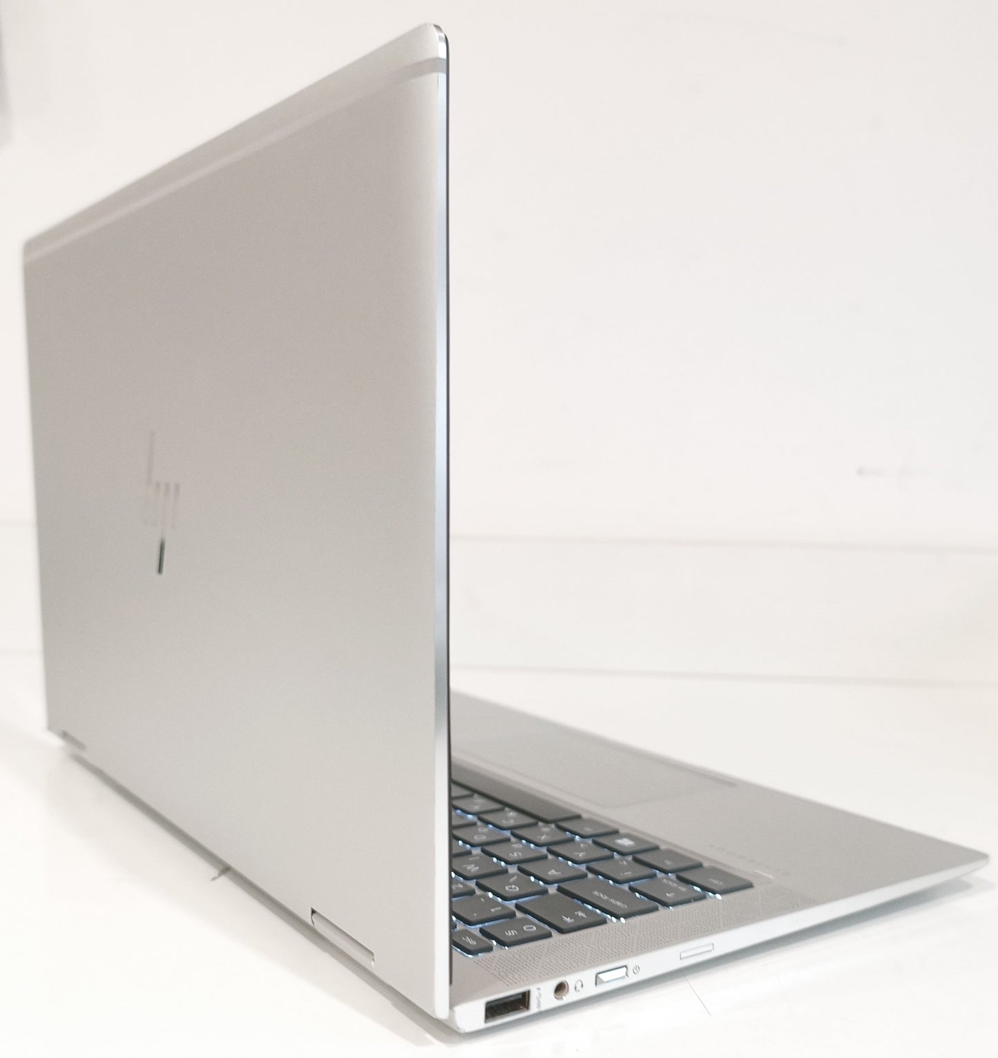 HP EliteBook X360 1030 G3 i5-8350U / 8 GB / 256 GB SSD / FHD Touch / Win 11