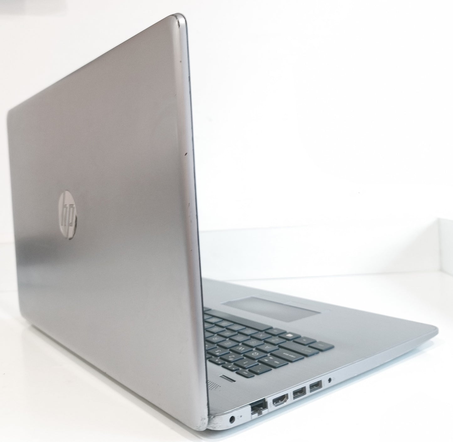 HP ProBook 470 G7 i5-1021U / 8 GB / 256 GB SSD / FHD / Win 11 / B kat