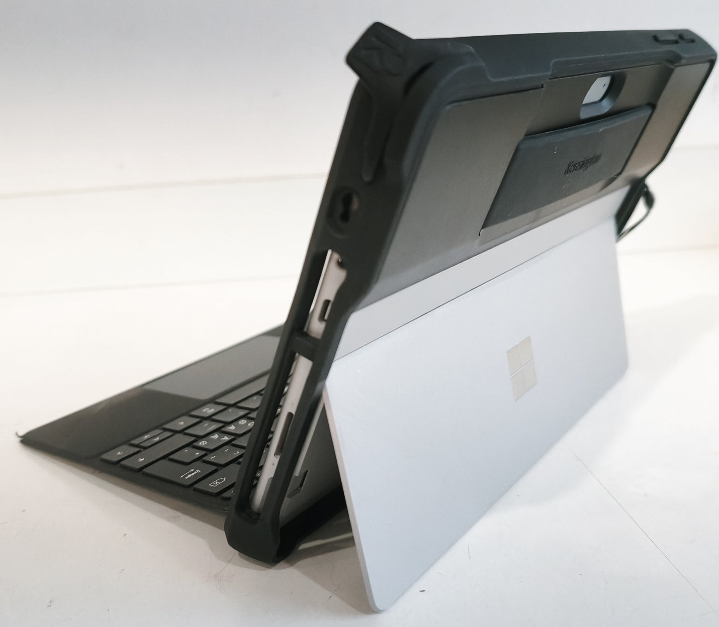Microsoft Surface Go 2 Rugged Intel 4425Y / 8 GB / 120 GB SSD / FHD Touch 2 in 1 / Win 11
