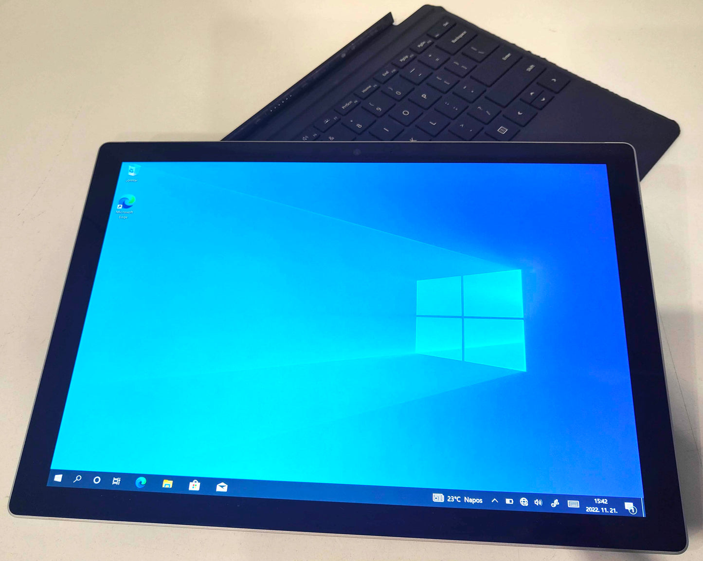 Microsoft Surface Pro 5  i5-7300U / 4 GB / 120 GB SSD / 2K / Win 11