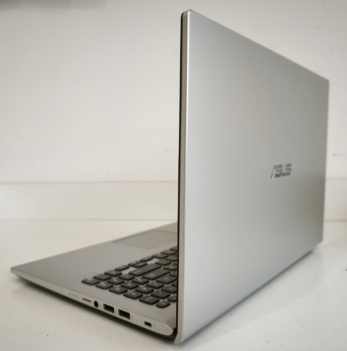ASUS VivoBook X509DAP   Ryzen 3 3250U / 8 GB / 256 GB SSD / HD / Win 11