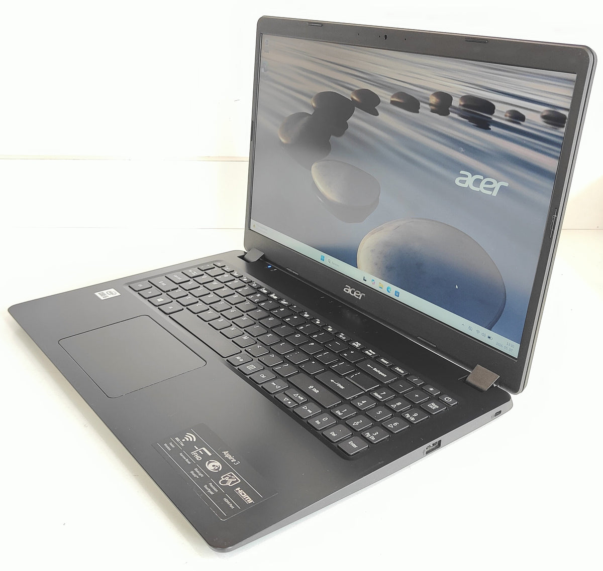 Acer Aspire A315-54  i5-8265U / 8 GB / 256 GB SSD / FHD / Win 11
