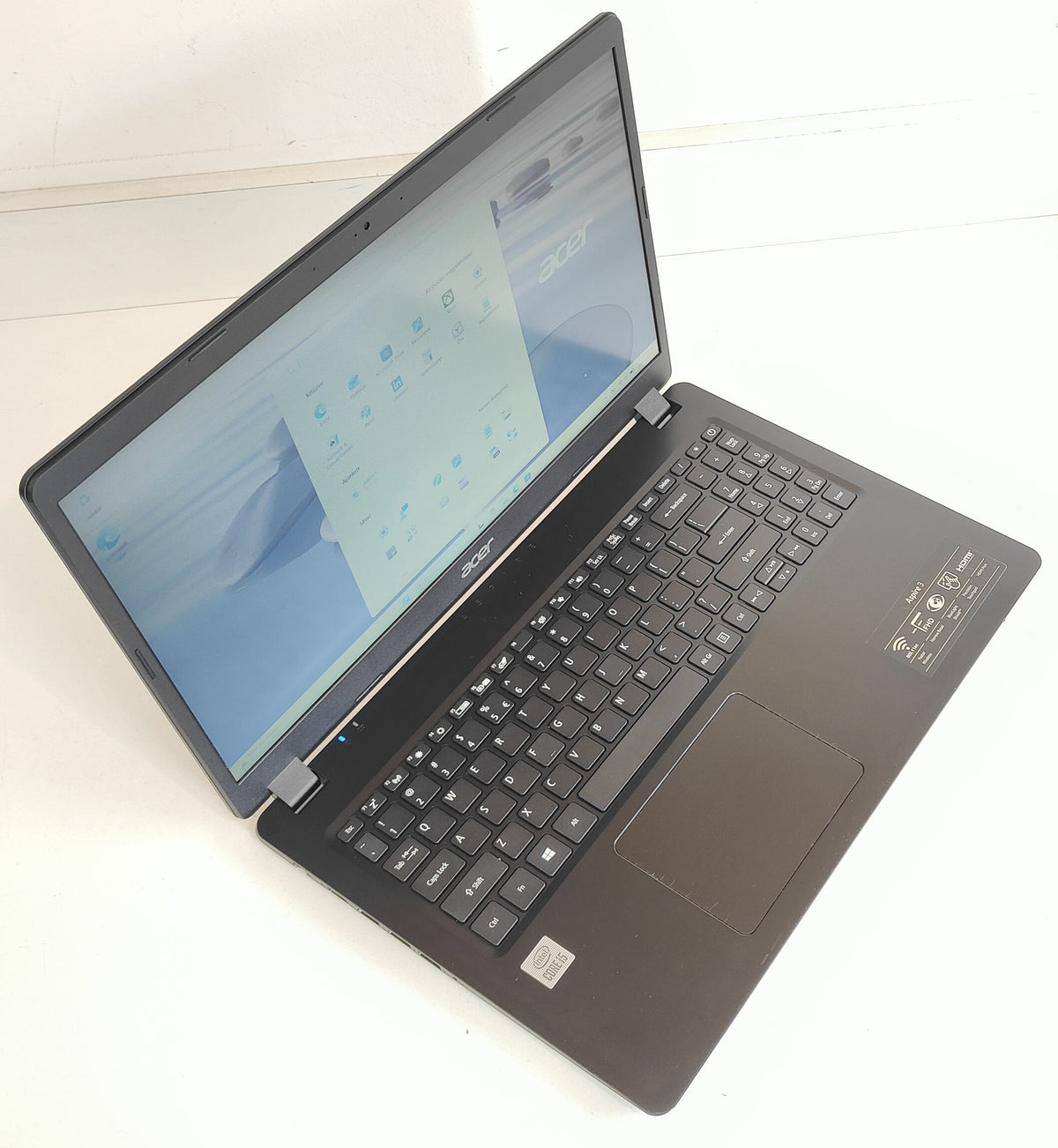 Acer Aspire A315-54  i5-8265U / 8 GB / 256 GB SSD / FHD / Win 11