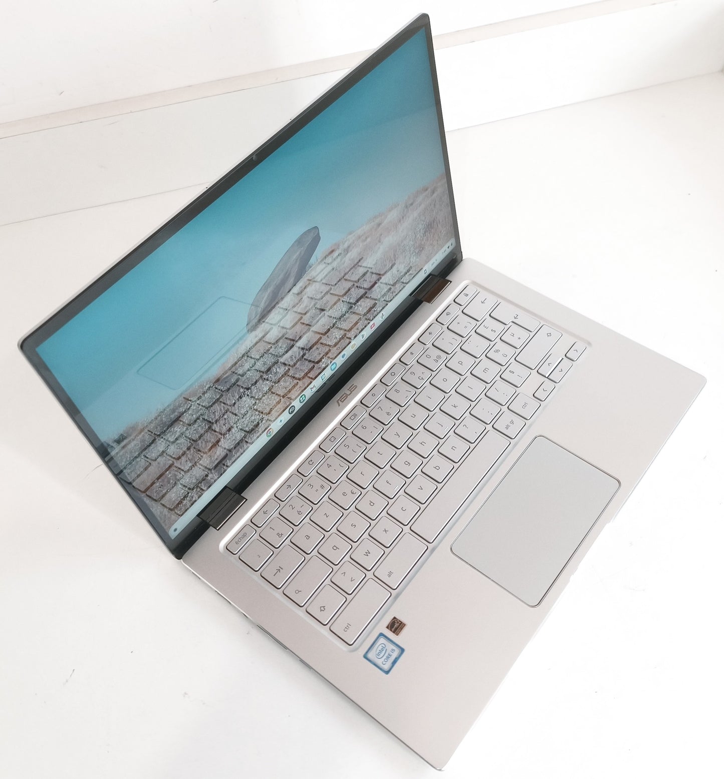 Asus Chromebook Z5400F | i5-8200Y, 8GB RAM, 120GB SSD, FHD Touch