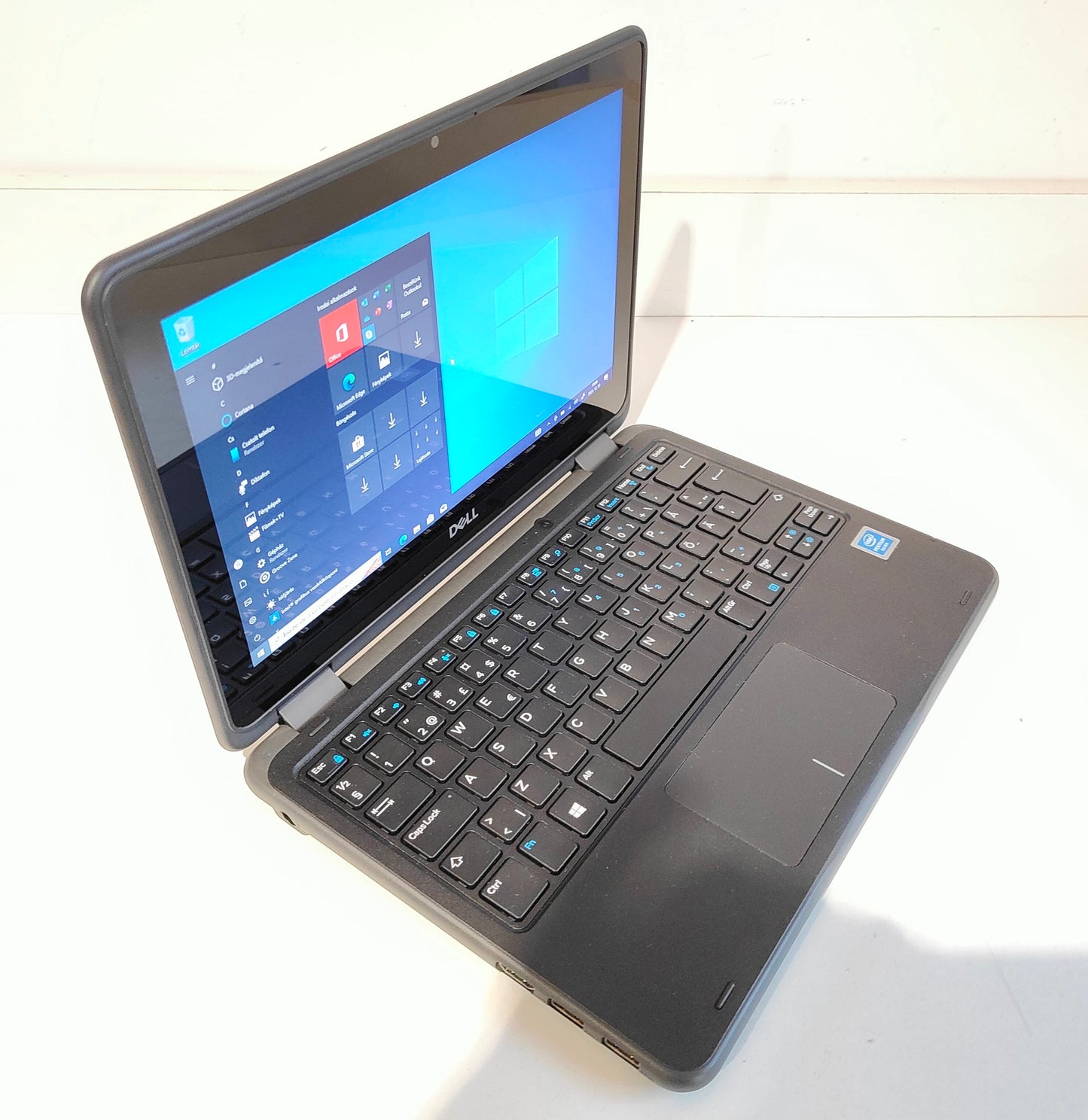 DELL Latitude 3190  N4120 / 4 GB / 64 GB SSD / HD / Win 11
