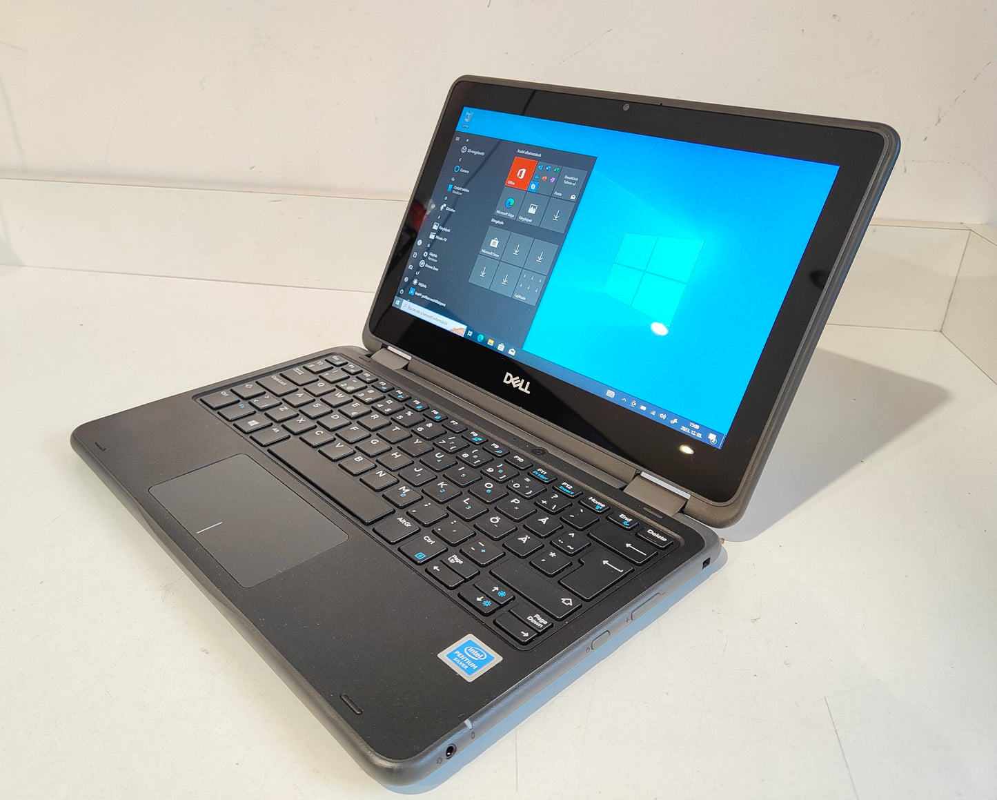 DELL Latitude 3190  N4120 / 4 GB / 64 GB SSD / HD / Win 11