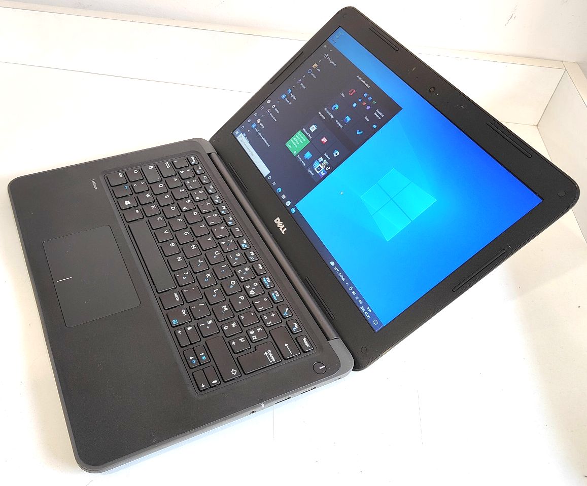 DELL Latitude 3380 i3-6006U / 8 GB / 120 GB SSD / HD / Win 11