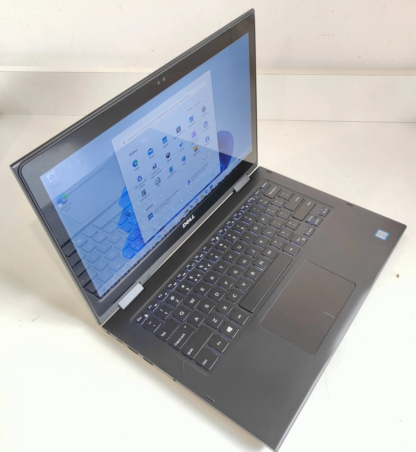 DELL Latitude 3390 2 in 1 i5-8250U / 8 GB / 256 GB SSD / FHD Touch / Win 11 / B