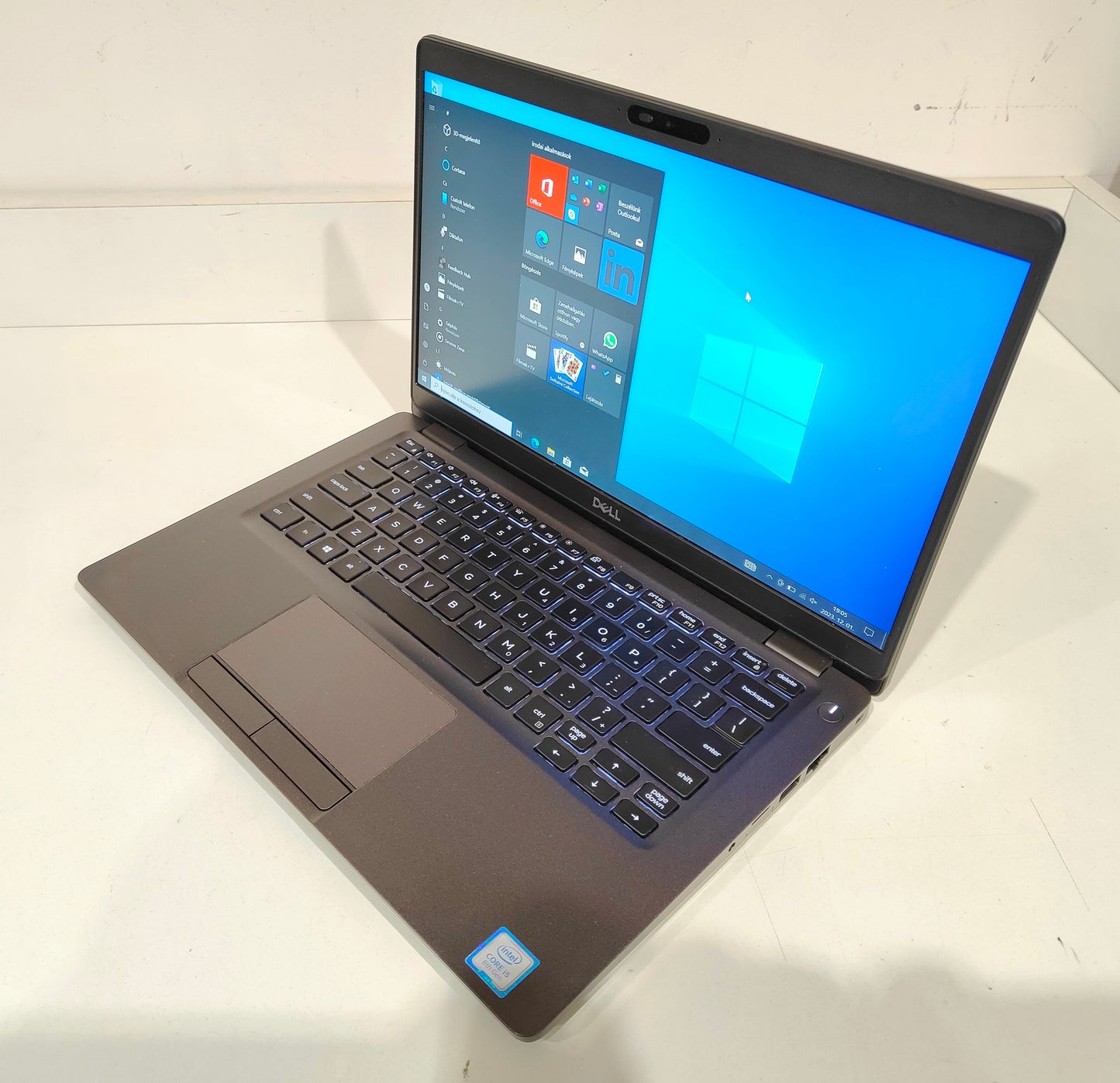 DELL Latitude 5300 i5-8365U / 8 GB / 256 GB SSD / FHD / Win 11