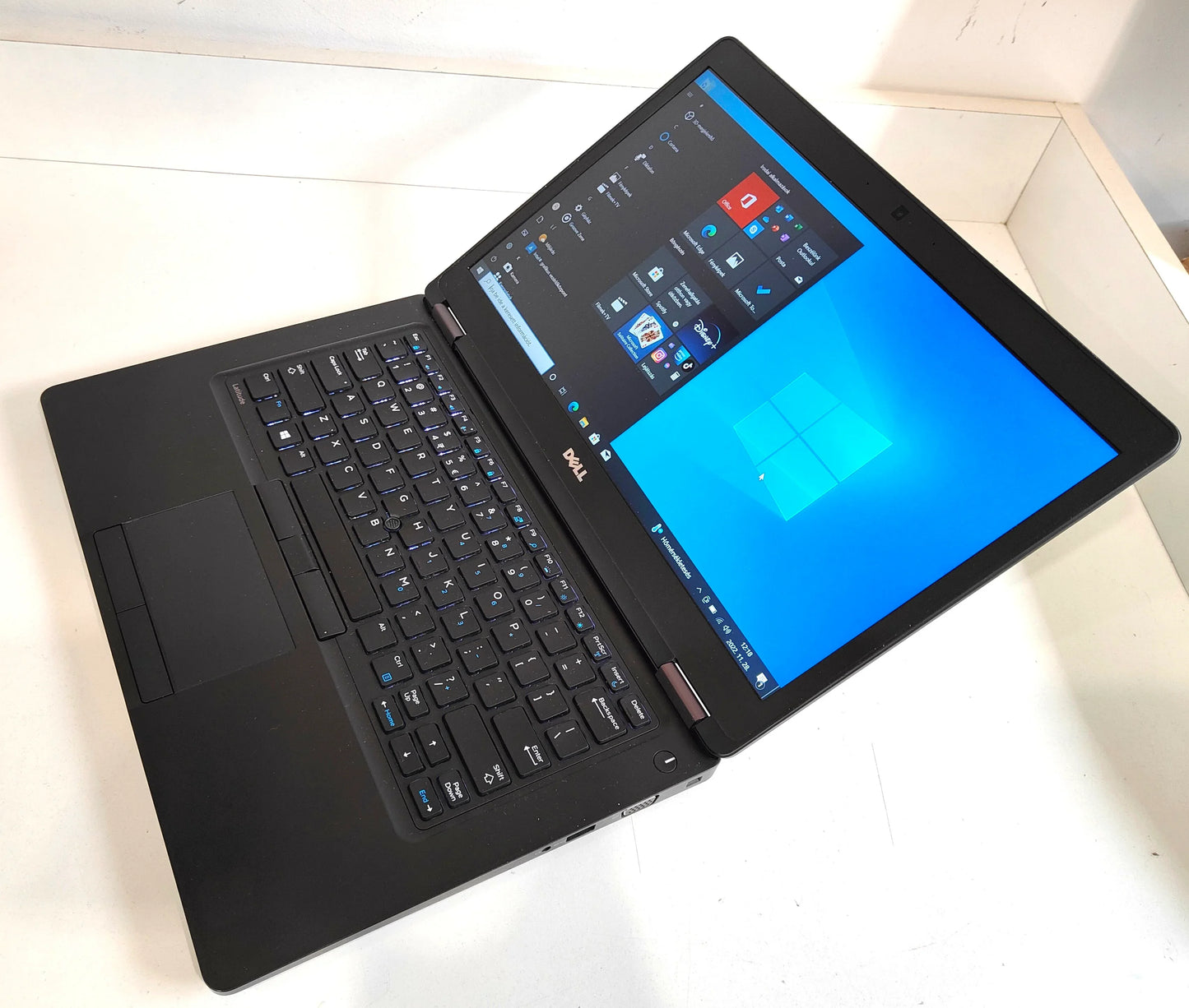 DELL Latitude 5490 Touch i7-8650U / 8 GB / 256 GB SSD / FHD / Win 11