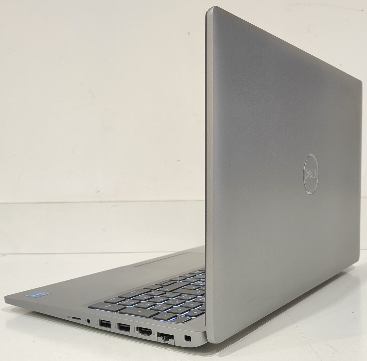 DELL Latitude 5521  i7-11850H / 32 GB / 512 GB SSD / FHD / MX450 / Win 11
