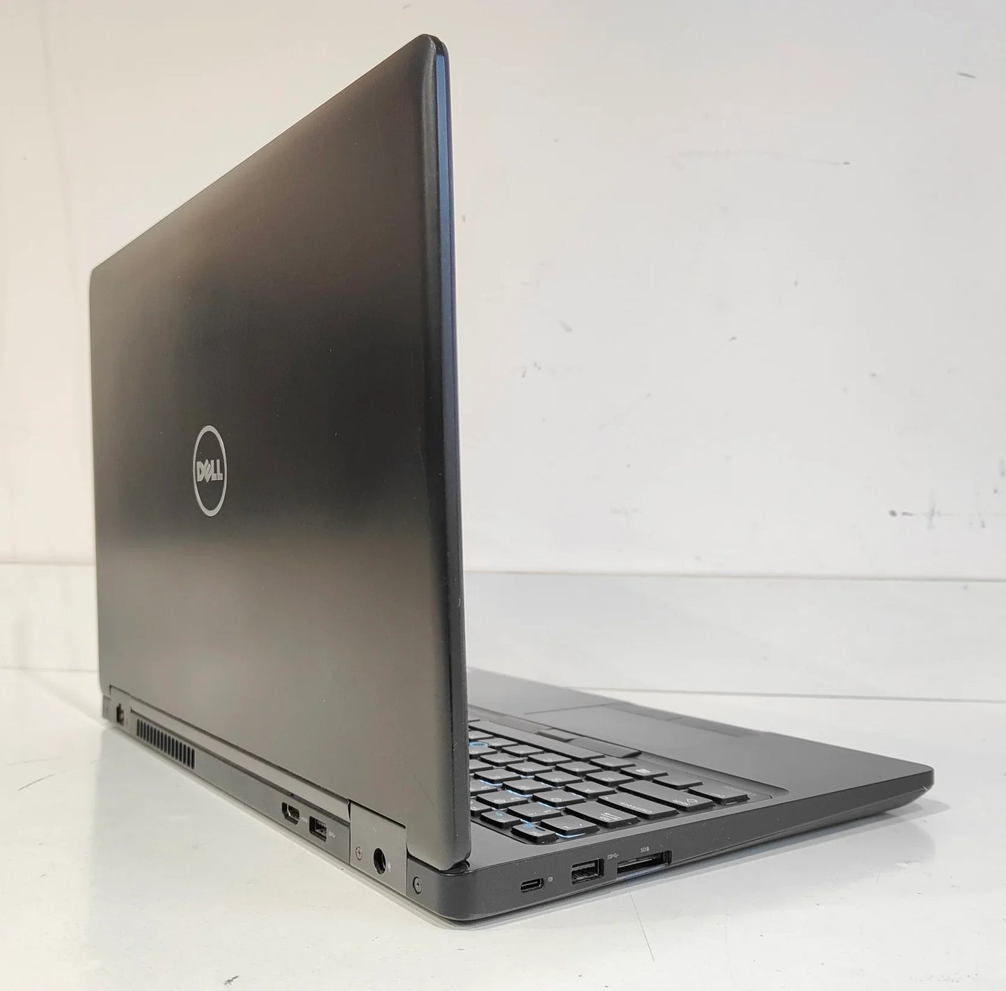 DELL Latitude 5580 i3-7100U / 8 GB / 120 GB SSD / Win 11