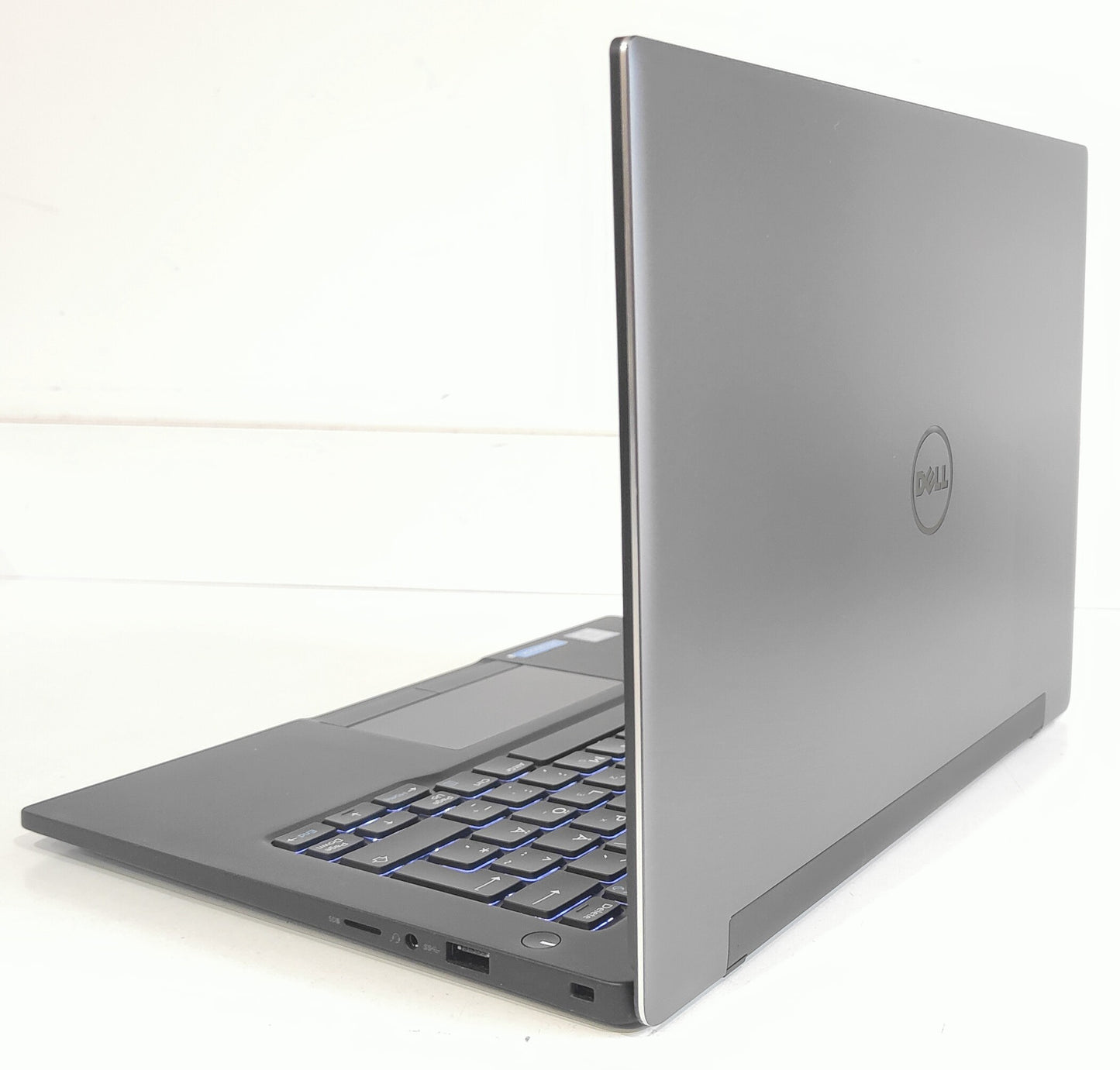 DELL Latitude 7370 M5-6Y57 / 8GB / 256 GB SSD / FHD / Win 11
