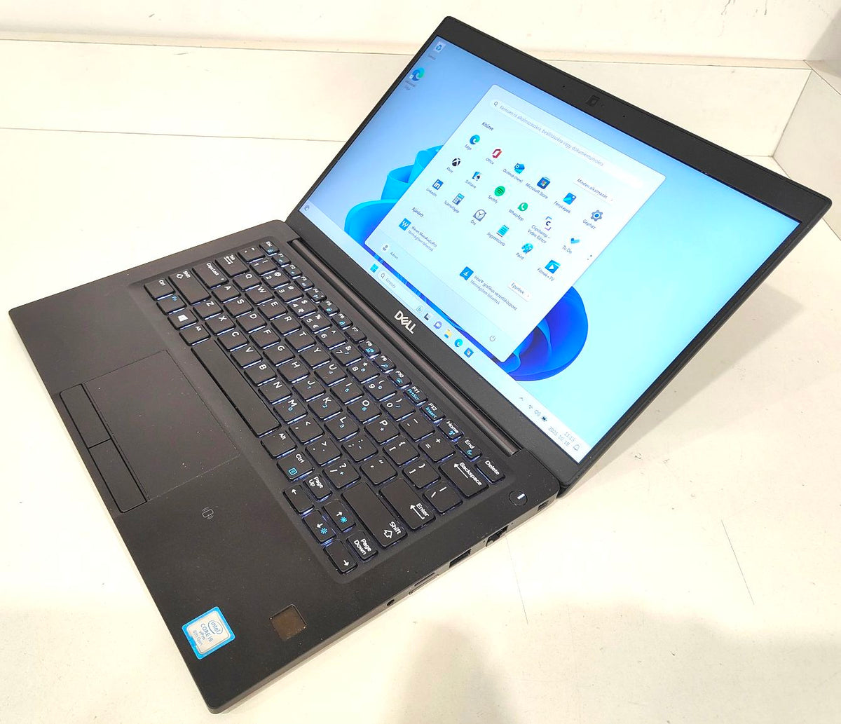 DELL Latitude 7390  i5-8250U / 8 GB / 256 GB SSD / FHD / Win 11