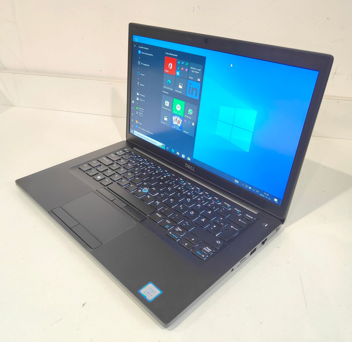 DELL Latitude 7490 i7-8650U / 8 GB / 256 GB SSD / FHD / Win 11