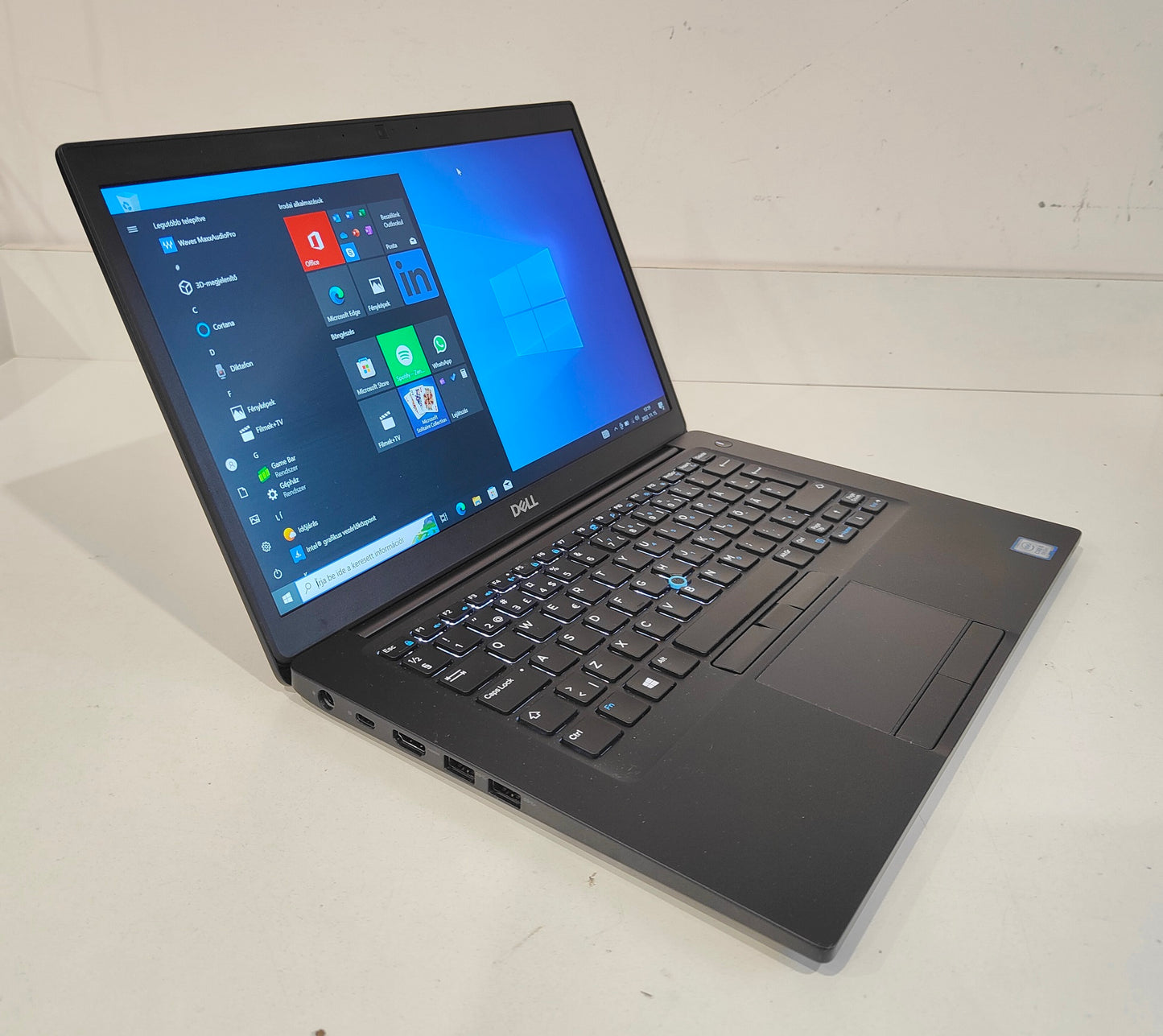 DELL Latitude 7490 i7-8650U / 8 GB / 256 GB SSD / FHD / Win 11