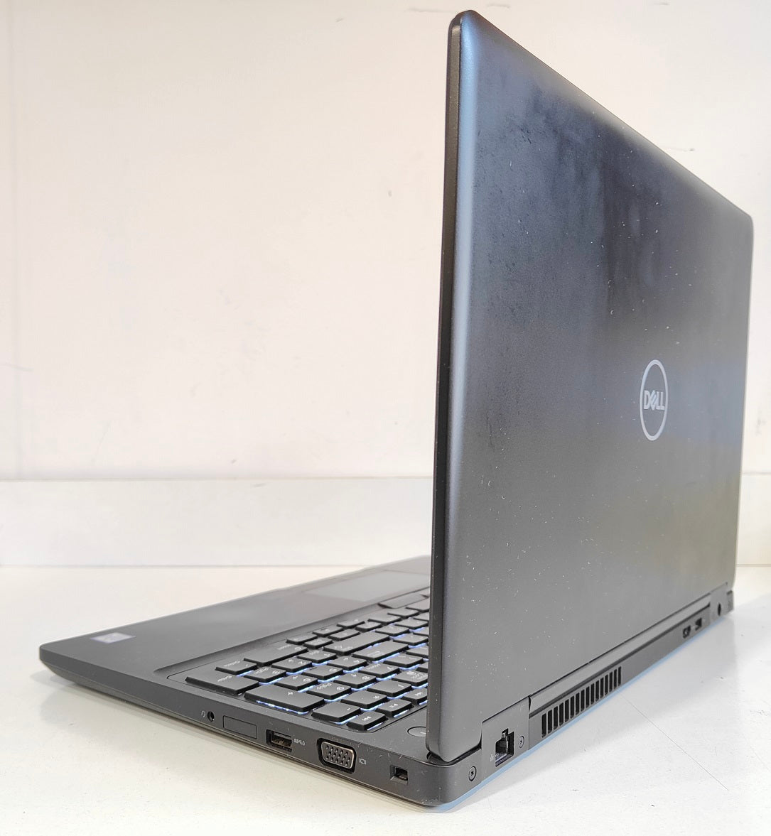 DELL Precision 3520  i5-6440HQ / 8 GB / 256 GB SSD / FHD / Nvidia / Win 11