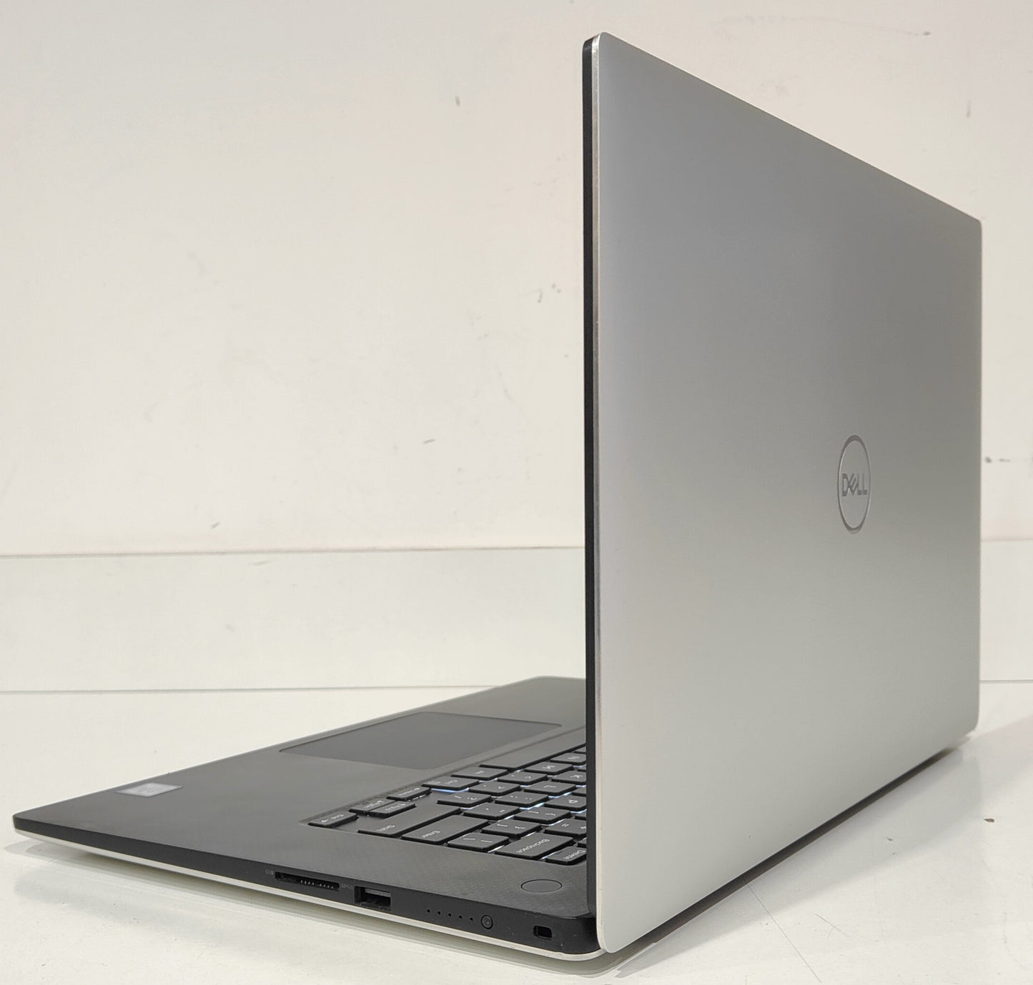 DELL Precision 5540  i7-9850H / 32 GB / 1 TB SSD / 4K Touch / Quadro T2000