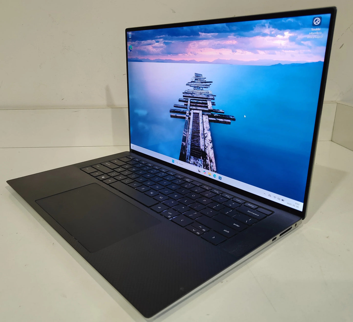 DELL Precision 5550 Workstation i7-10850H / 16 GB / 256 GB SSD / FHD / T2000