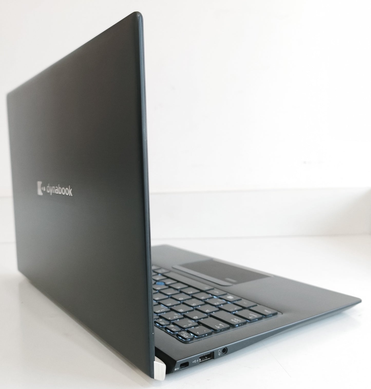 Dynabook PORTEGE X30-F  i5-8265U / 8 GB / 256 GB SSD / FHD / Win 11