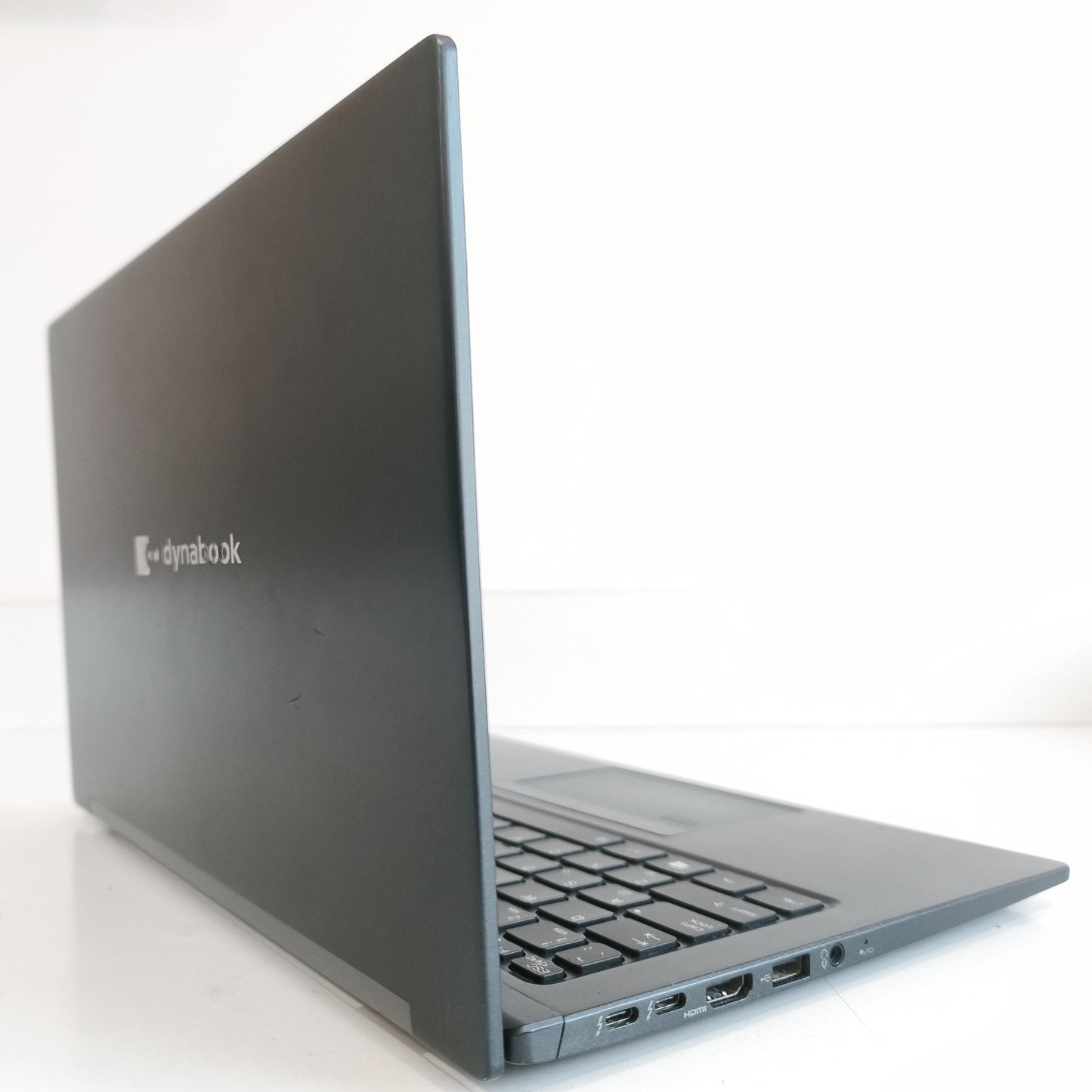 Dynabook PORTEGE X30L-J  i5-1135G7 / 8 GB / 256 GB SSD / FHD / Win 11