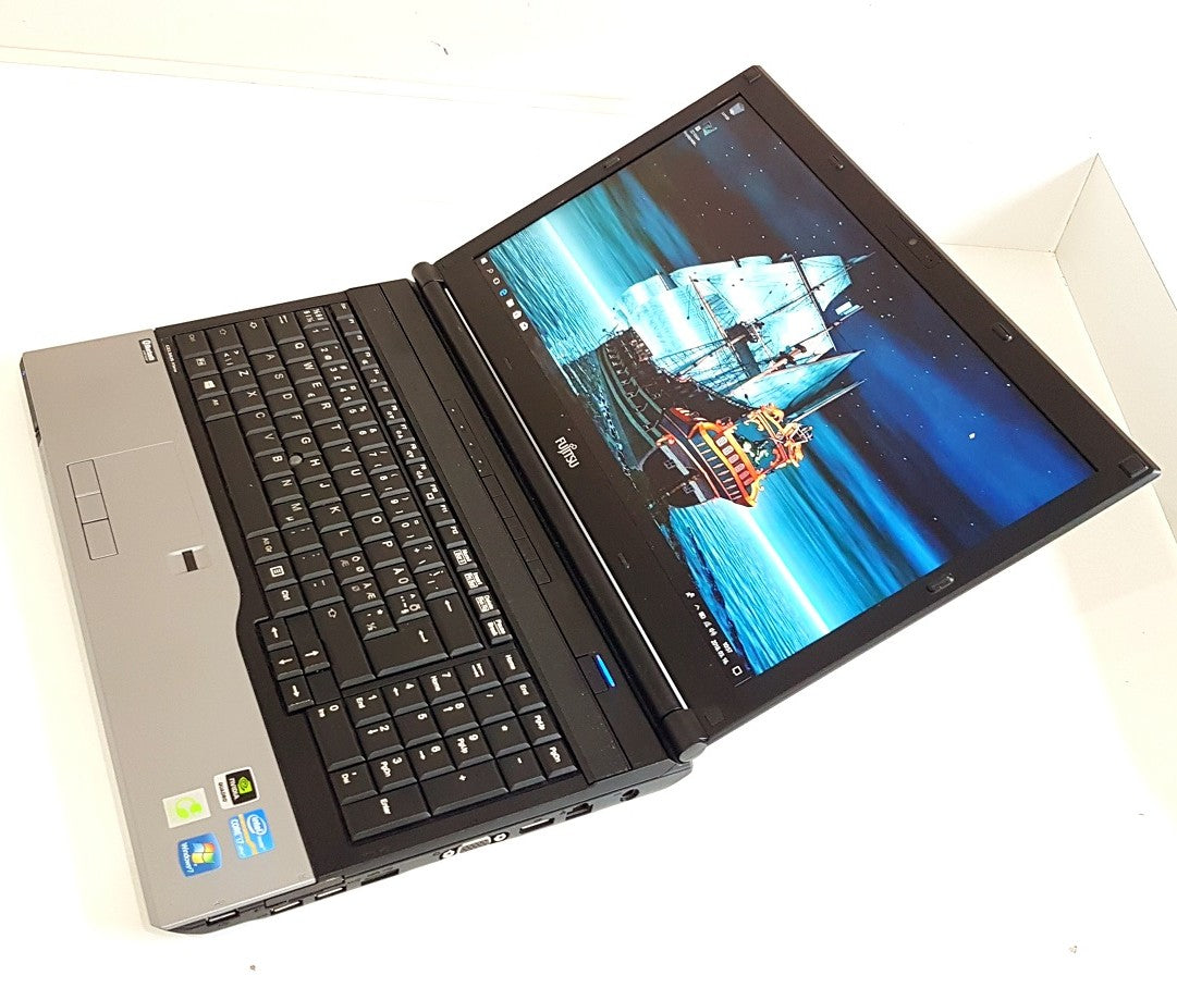 Fujitsu Celsius H720  i7-3720QM / 8 GB / 120 GB SSD / FHD IPS / QK1000M / Win 10