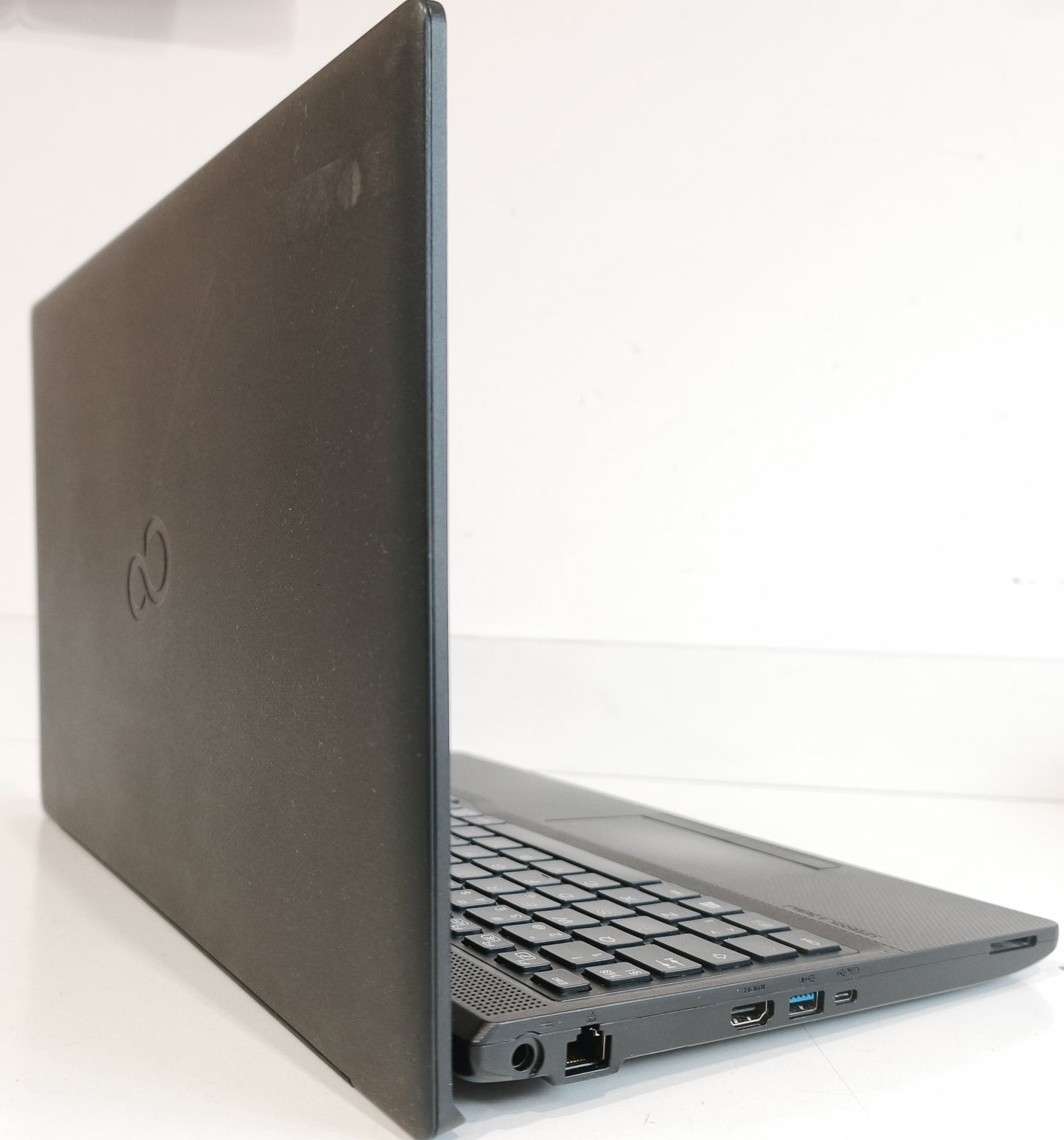 Fujitsu LifeBook A3511  i3-1115G4 / 8 GB / 256 GB SSD / FHD / Win 11