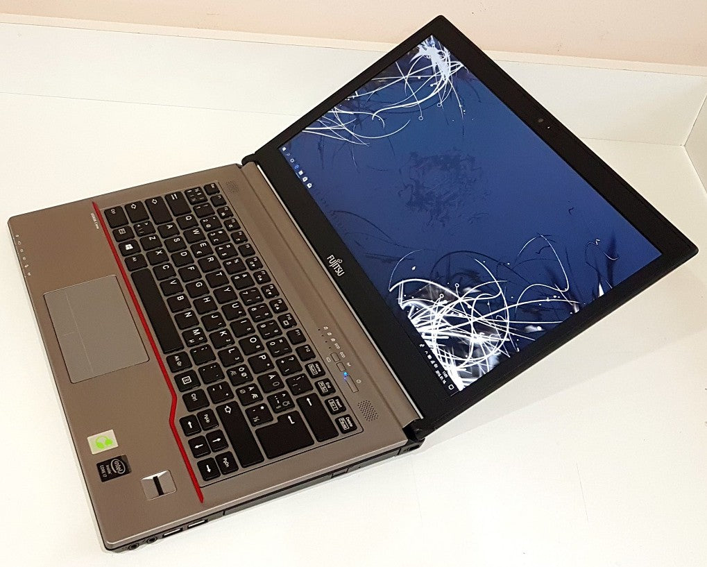 Fujitsu LIFEBOOK E746 i5-6300U / 8 GB / 120 GB SSD