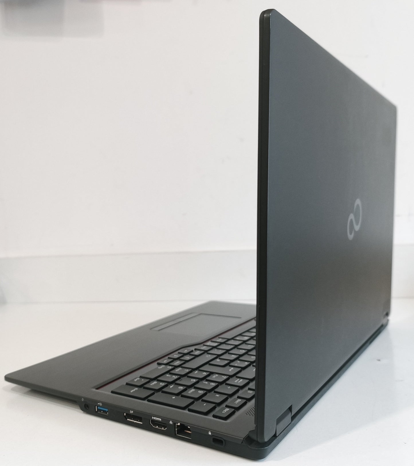 Fujitsu Lifebook U757  i3-7100U / 8 GB / 256 GB SSD / FHD IPS / Win 11