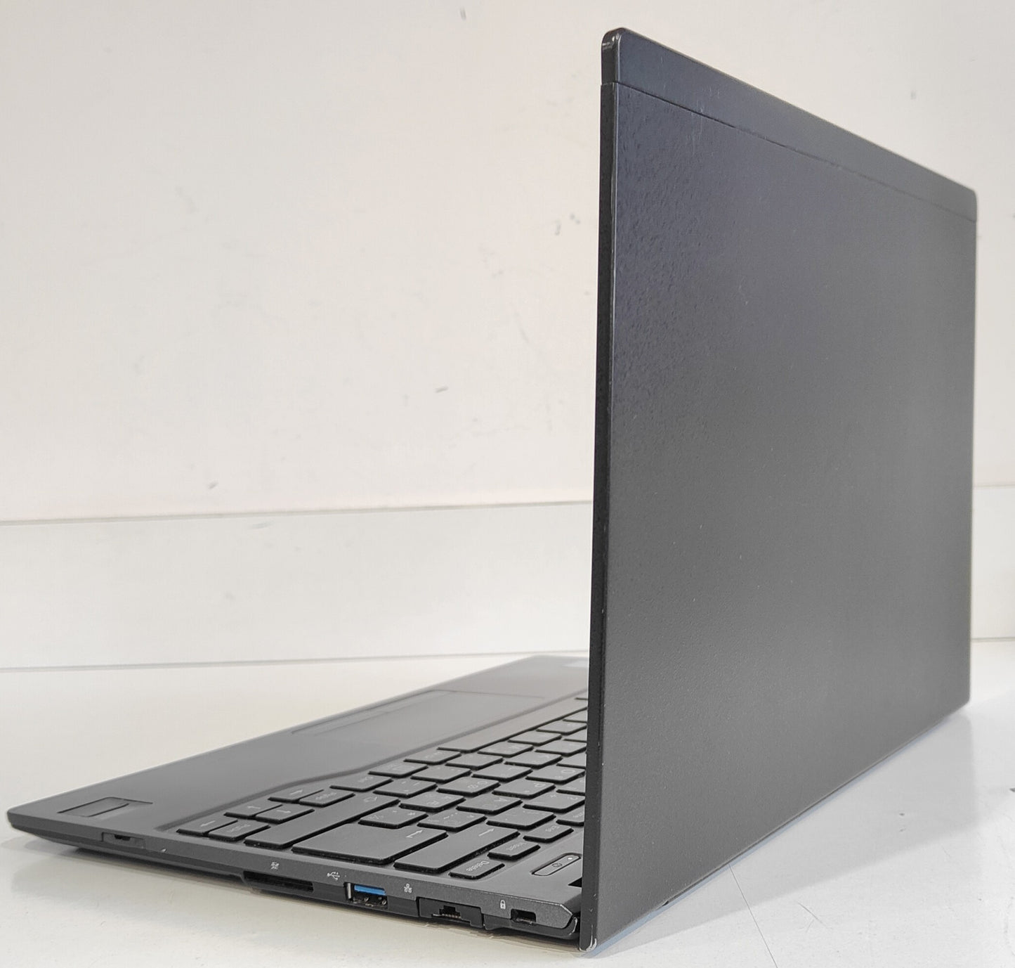 Fujitsu Lifebook U937 i5-7200U / 8 GB / 256 GB SSD / FHD Touch / Win 11