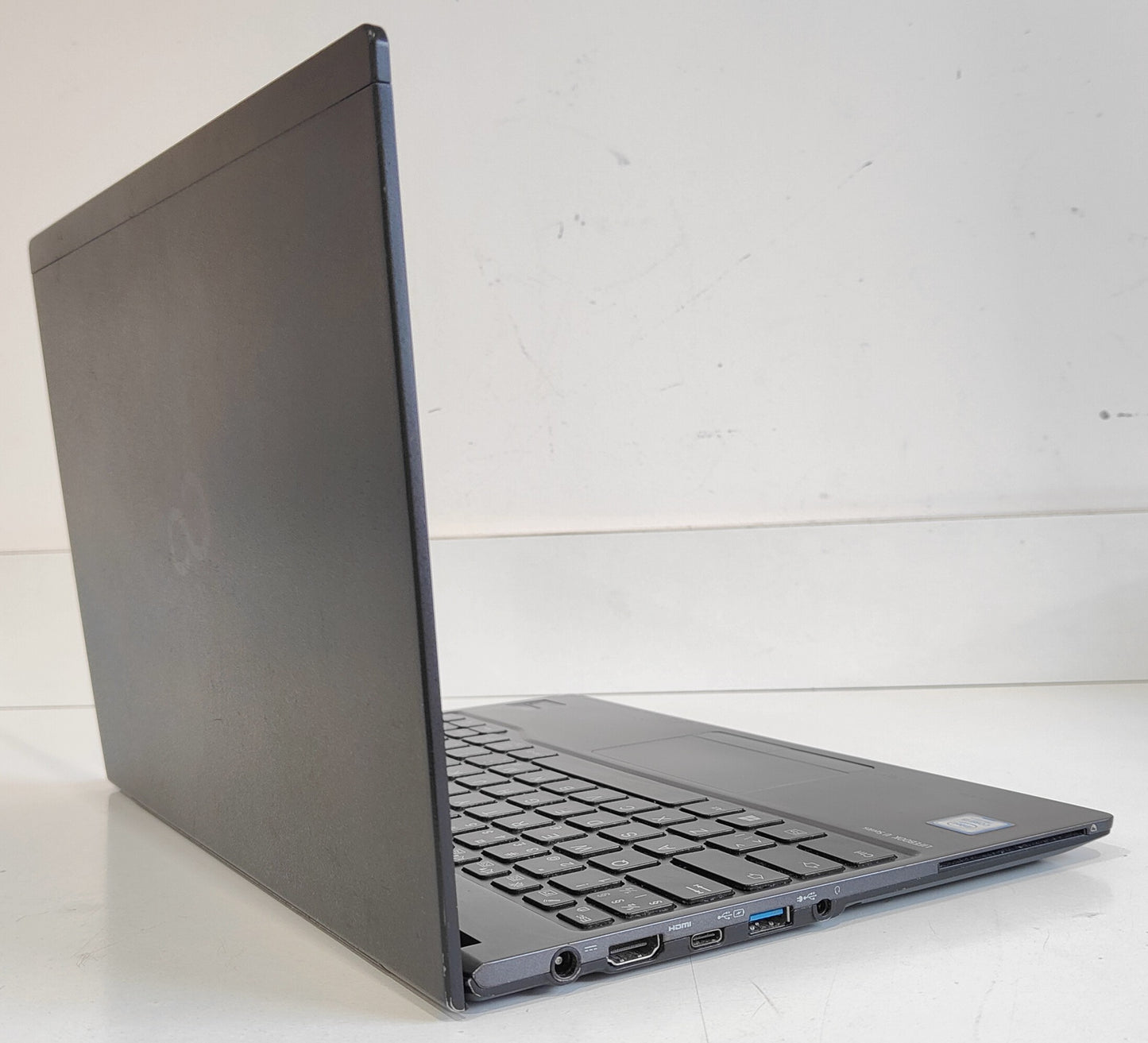 Fujitsu Lifebook U937 i5-7200U / 8 GB / 256 GB SSD / FHD Touch / Win 11