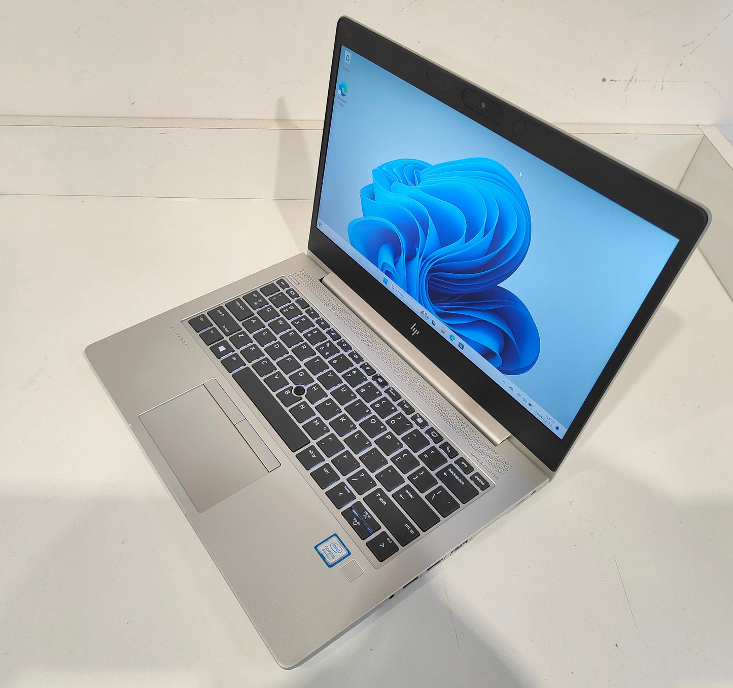 HP EliteBook 830 G5  i5-8250U / 8 GB / 256 GB SSD / FHD / Win 11