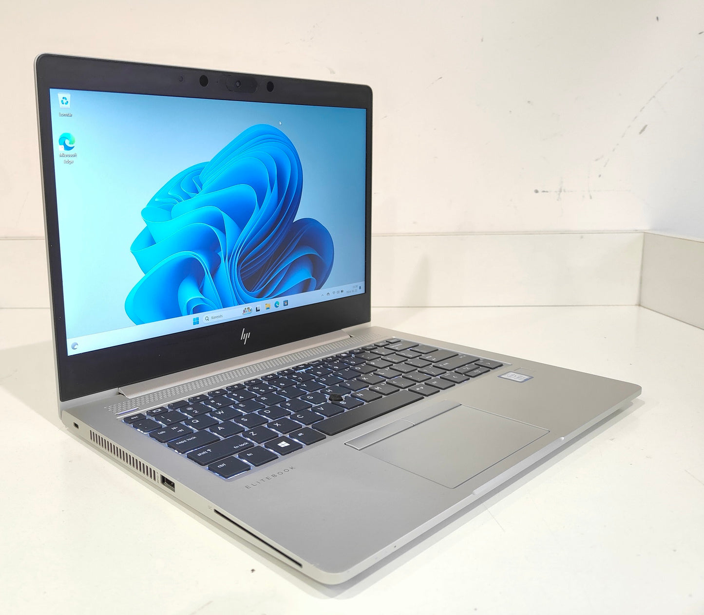 HP EliteBook 830 G5  i5-8250U / 8 GB / 256 GB SSD / FHD / Win 11