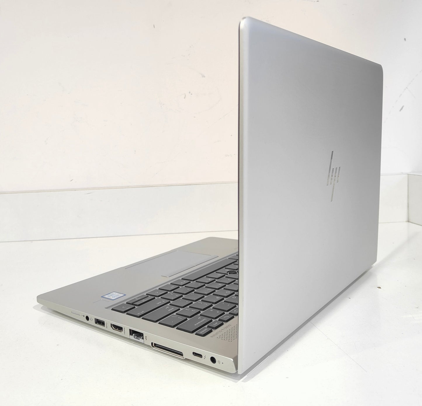 HP EliteBook 830 G5  i5-8250U / 8 GB / 256 GB SSD / FHD / Win 11