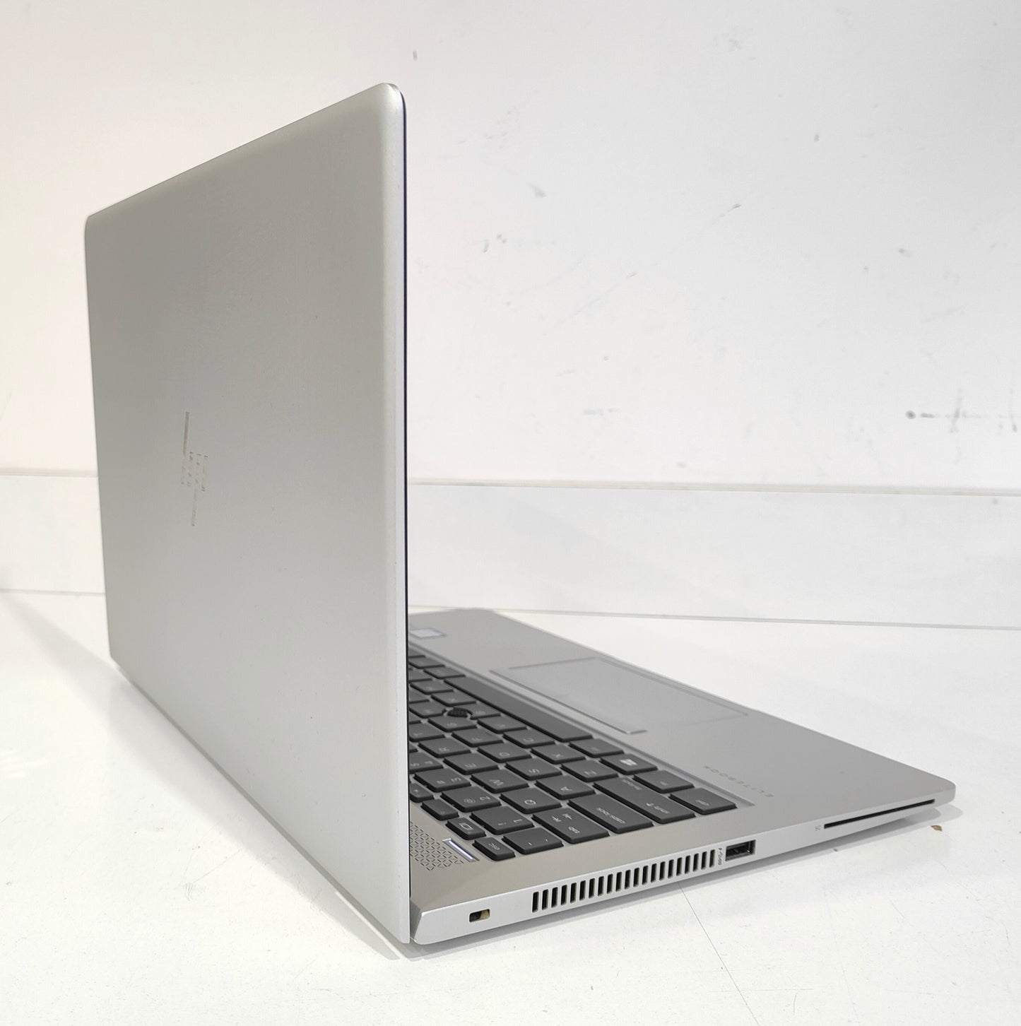 HP EliteBook 830 G5  i5-8250U / 8 GB / 256 GB SSD / FHD / Win 11