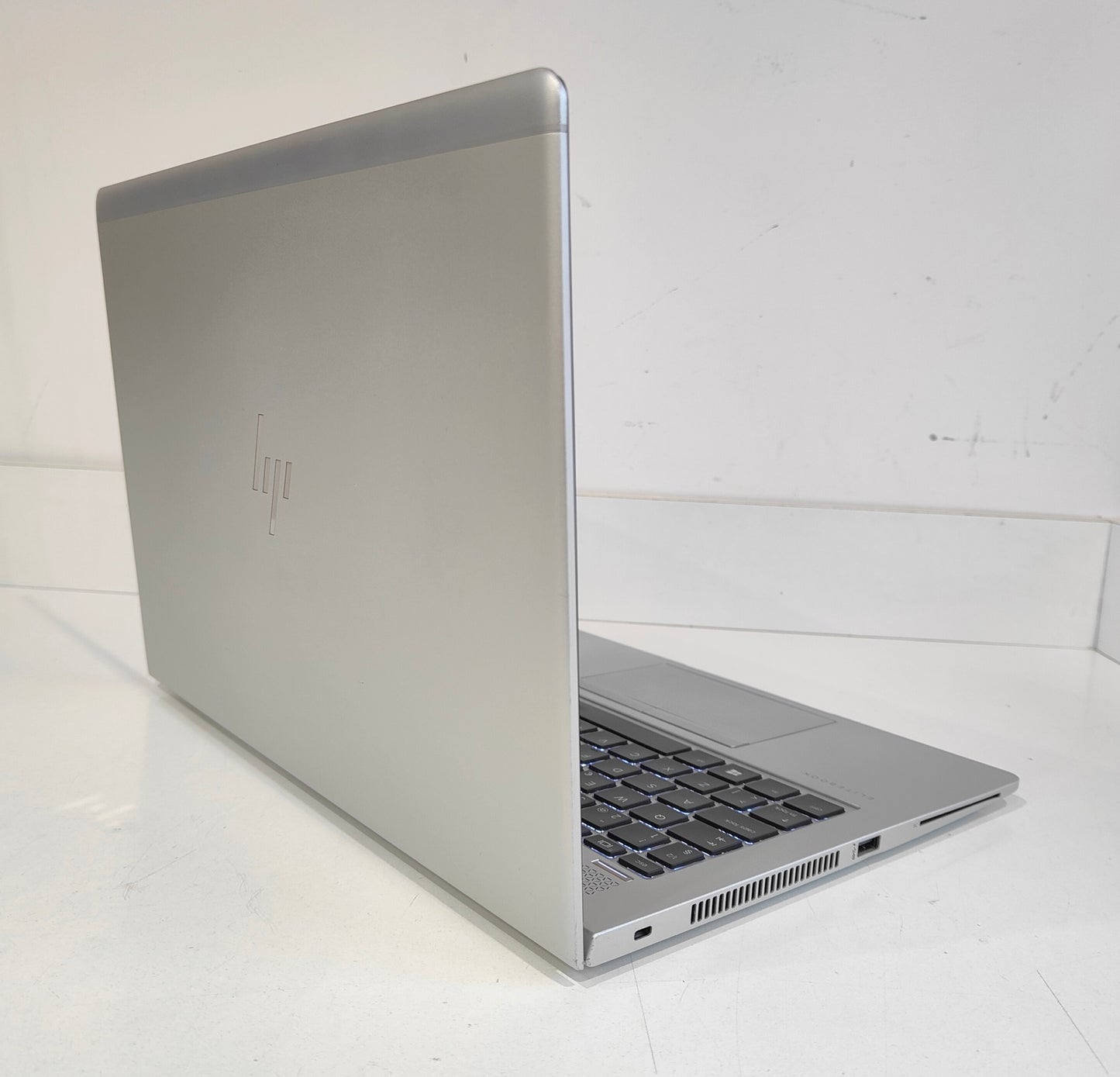 HP EliteBook 840 G5  i5-8250U / 8 GB / 256 GB SSD / FHD / Win 11
