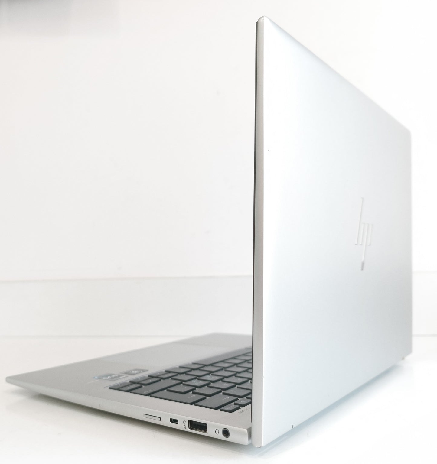 HP EliteBook 840 G9 i5-1235U / 16 GB / 256 GB SSD / FHD / Win 11