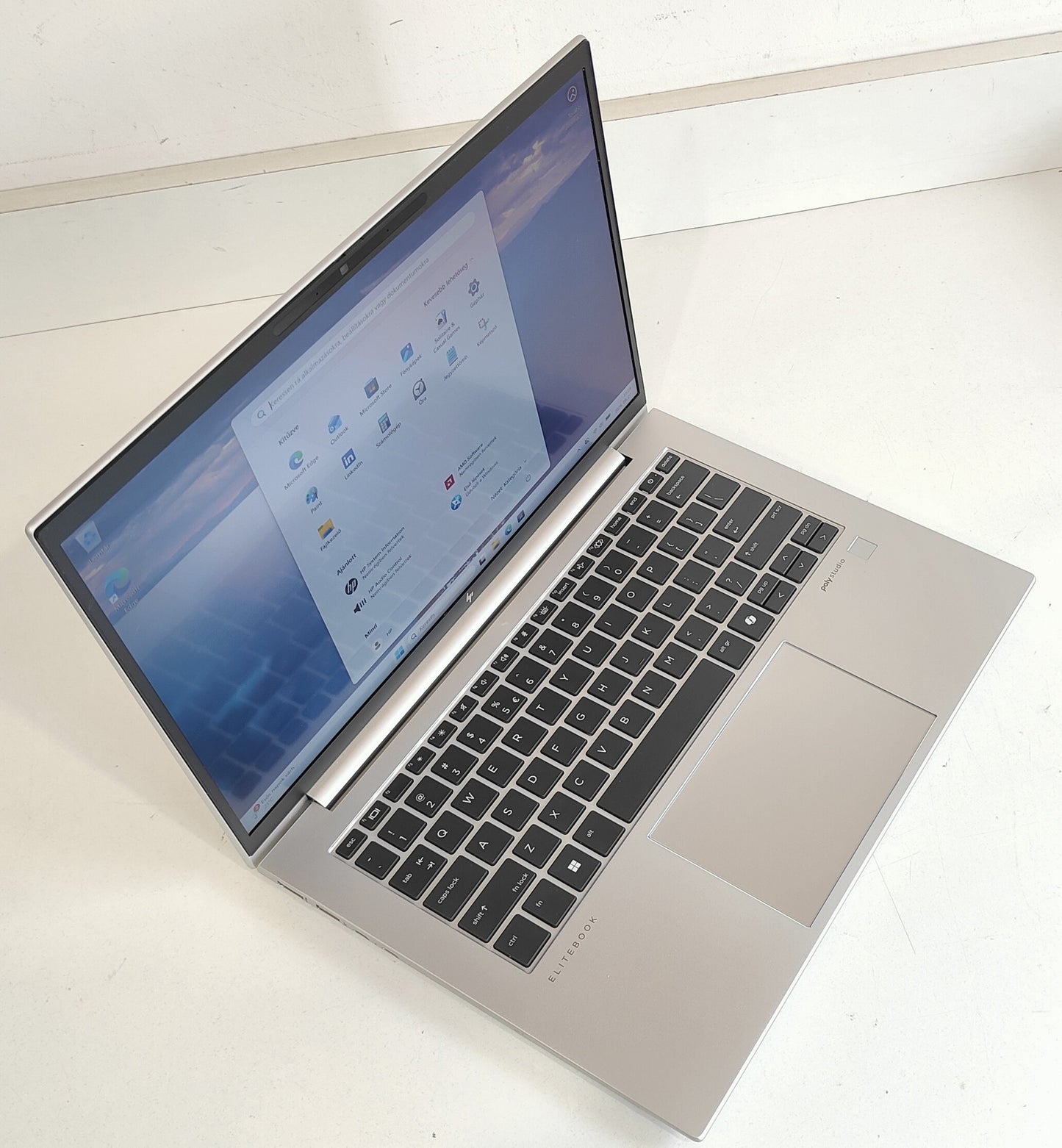 HP EliteBook 845 G11  Ryzen 7 8840U / 16 GB / 512 GB SSD / FHD Touch / Win 11