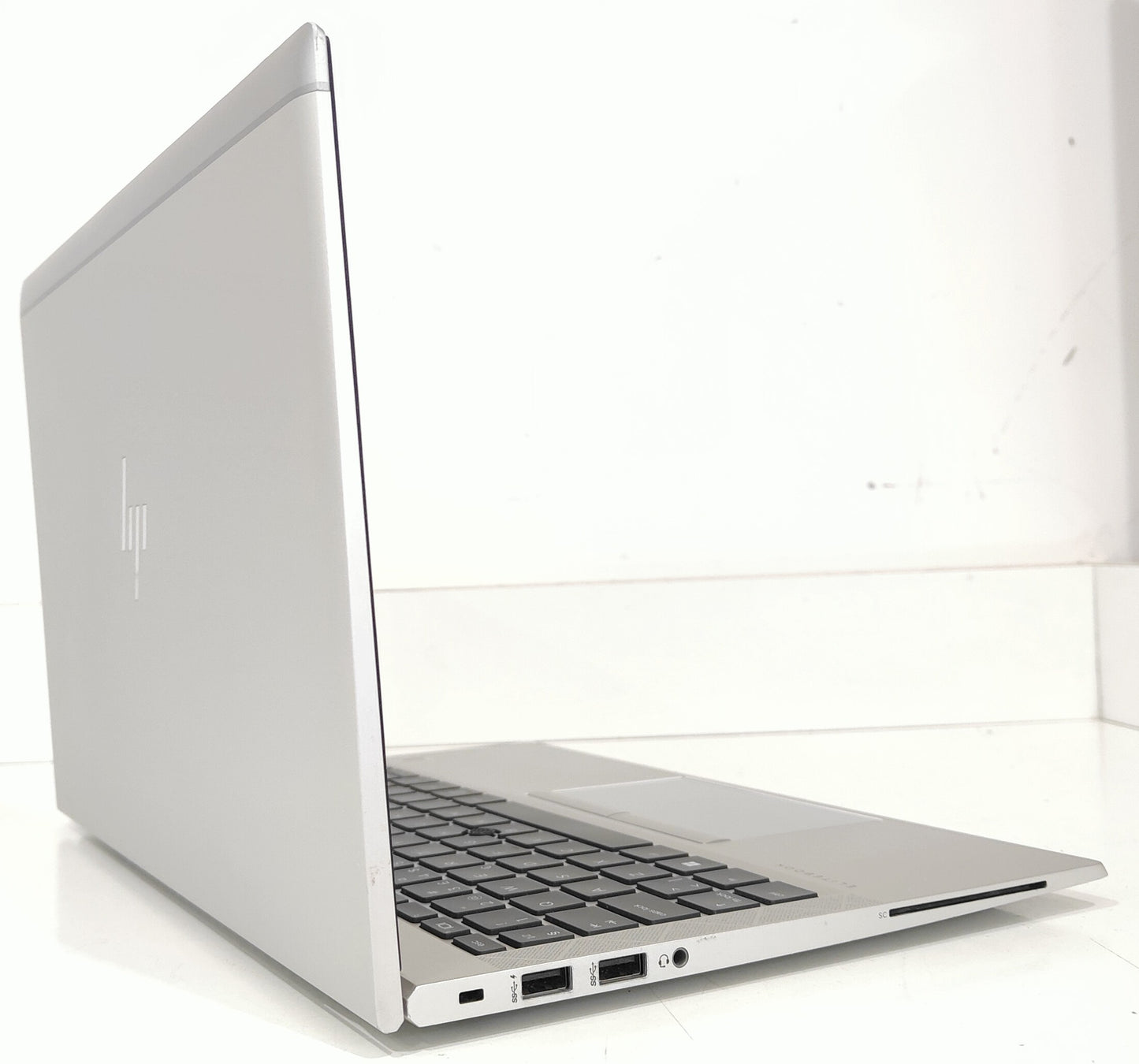 HP EliteBook 845 G8  Ryzen 3 5400U / 8 GB / 256 GB SSD / FHD / Radeon / Win 11