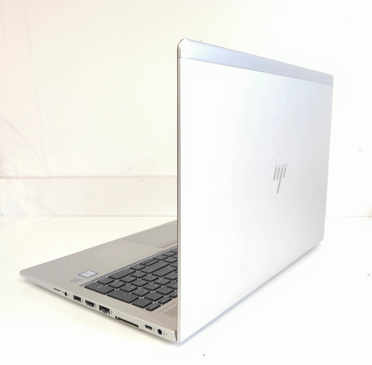 HP EliteBook 850 G5 i5-8250U / 8 GB / 256 GB SSD / FHD / Win 11