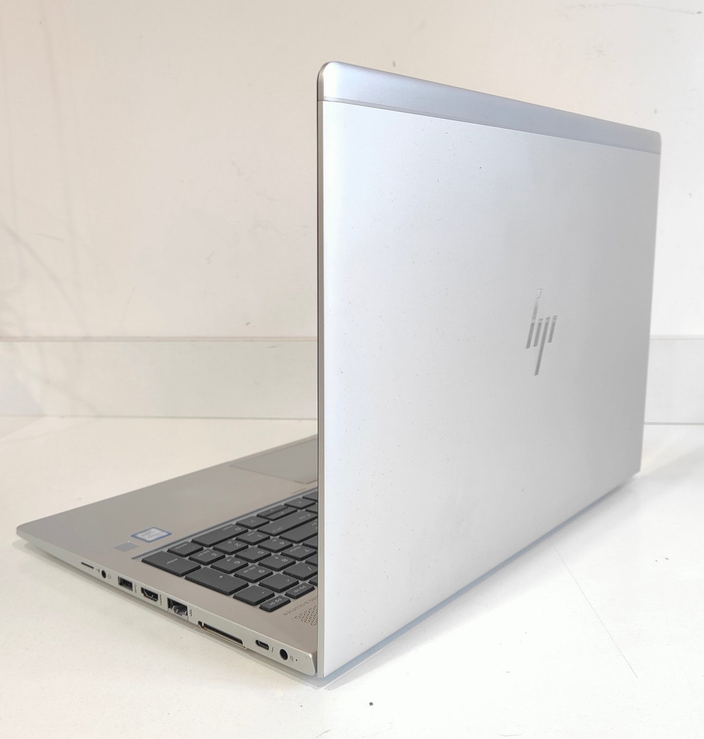 HP EliteBook 850 G6 i7-8565U / 16 GB / 256 GB SSD / FHD / Win 11