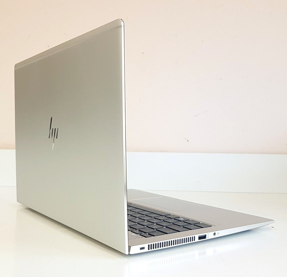 HP EliteBook Folio 1040 G4 i5-7300U / 8 GB / 256 GB SSD / FHD / Win 11