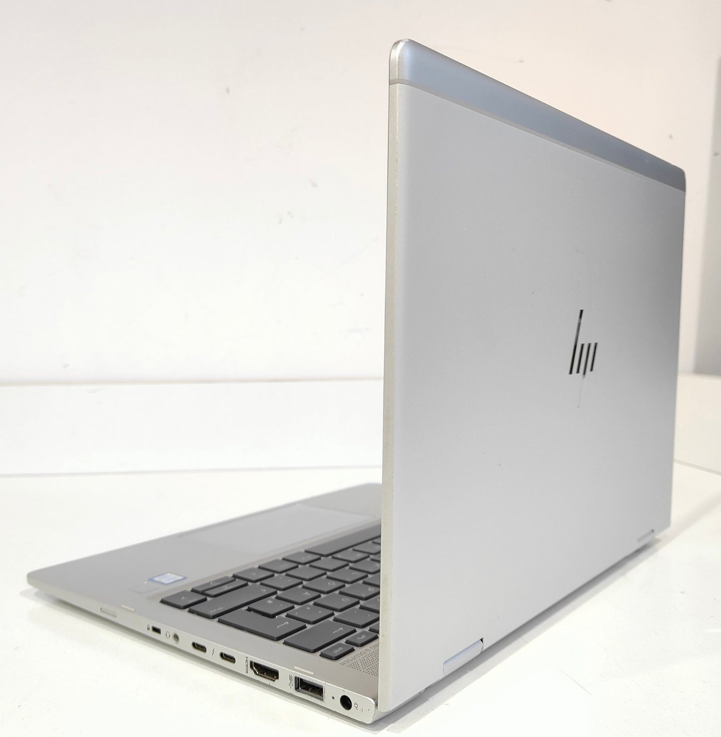 HP EliteBook X360 1030 G2  i5-7300U / 8 GB / 256 GB SSD / FHD Touch / Win 11