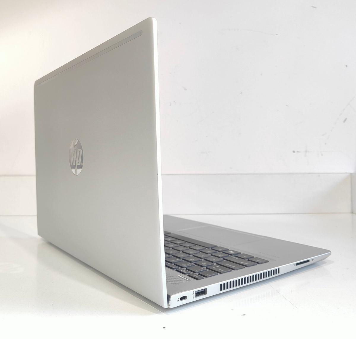 HP ProBook 440 G6 i5-8265U / 8 GB / 256 SSD / FHD / Win 11